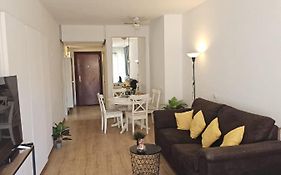 Central Tranquility City Center Apartment By Namaste Elite